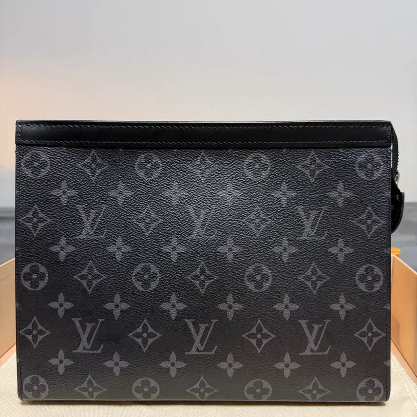 [BUNJANG] Louis Vuitton Monogram Clutch Black / 루이비통 모노그램 클러치 블랙