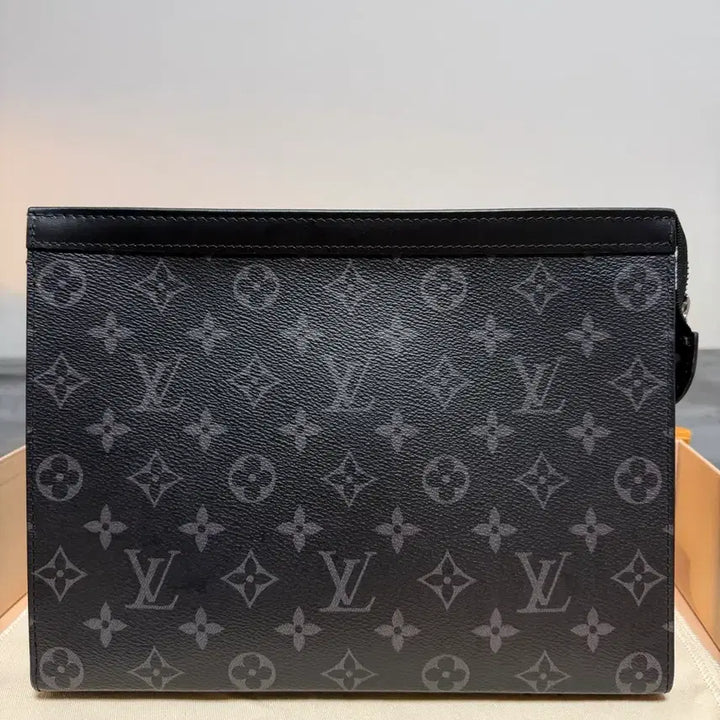 [BUNJANG] Louis Vuitton Monogram Clutch Black / 루이비통 모노그램 클러치 블랙