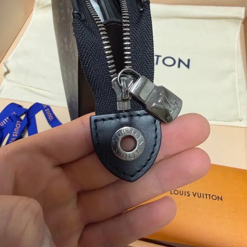 [BUNJANG] Louis Vuitton Monogram Clutch Black / 루이비통 모노그램 클러치 블랙