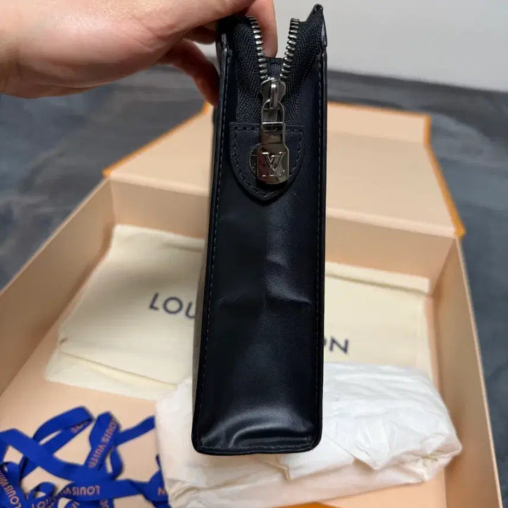 [BUNJANG] Louis Vuitton Monogram Clutch Black / 루이비통 모노그램 클러치 블랙