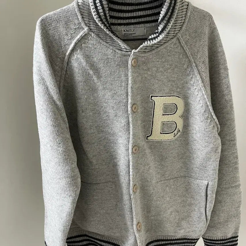 [BUNJANG] Nitely Knit Varsity Cardigan / 니틀리 니트 바시티 가디건