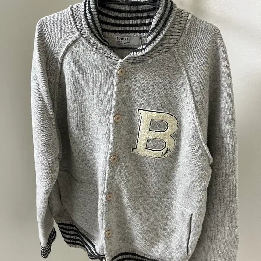 [BUNJANG] Nitely Knit Varsity Cardigan / 니틀리 니트 바시티 가디건