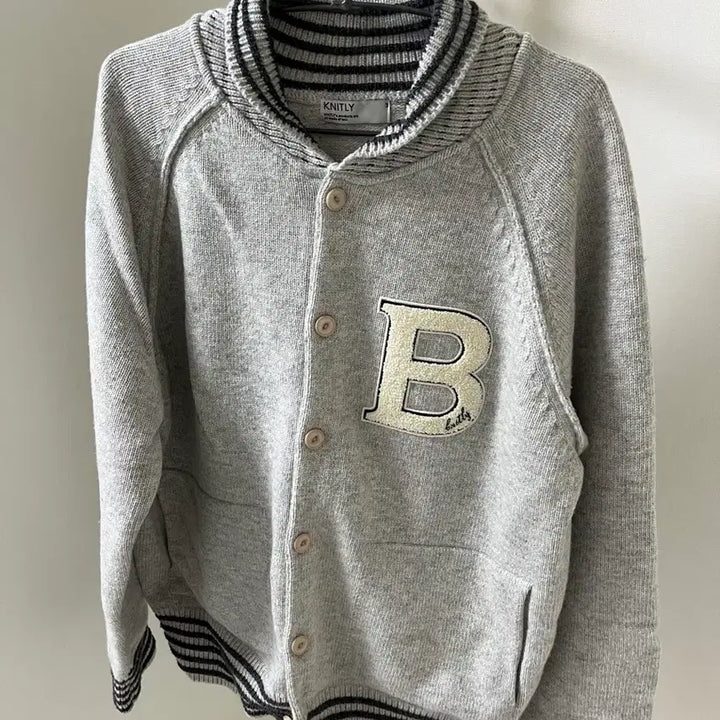 [BUNJANG] Nitely Knit Varsity Cardigan / 니틀리 니트 바시티 가디건