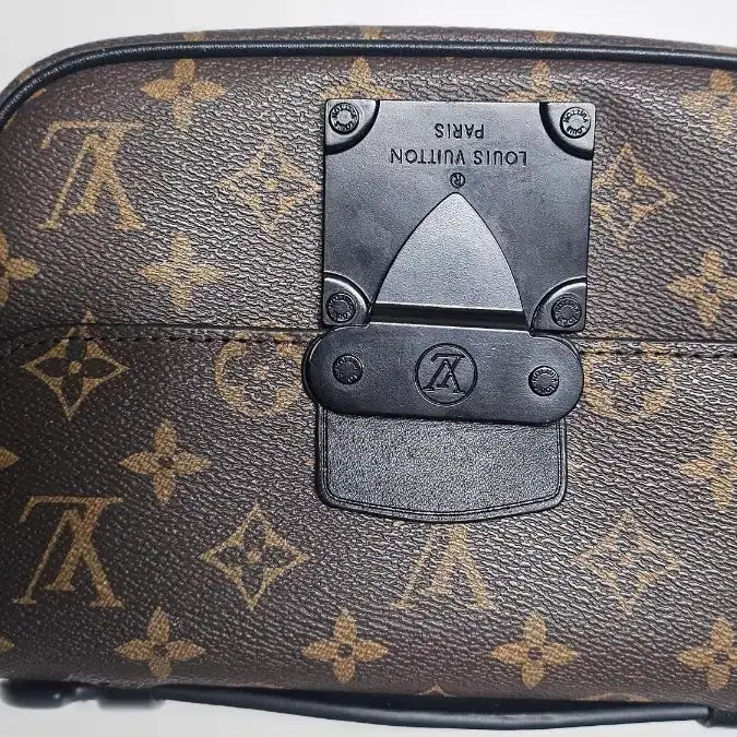 [BUNJANG] Louis Vuitton Monogram S-Lock Sling Bag M45807 / 루이비통 모노그램 S락 슬링백  M45807