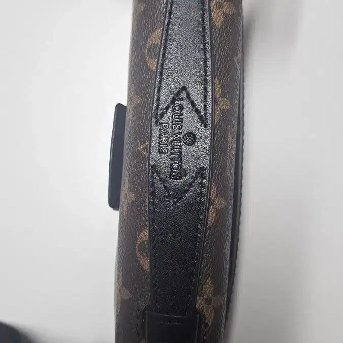 [BUNJANG] Louis Vuitton Monogram S-Lock Sling Bag M45807 / 루이비통 모노그램 S락 슬링백  M45807