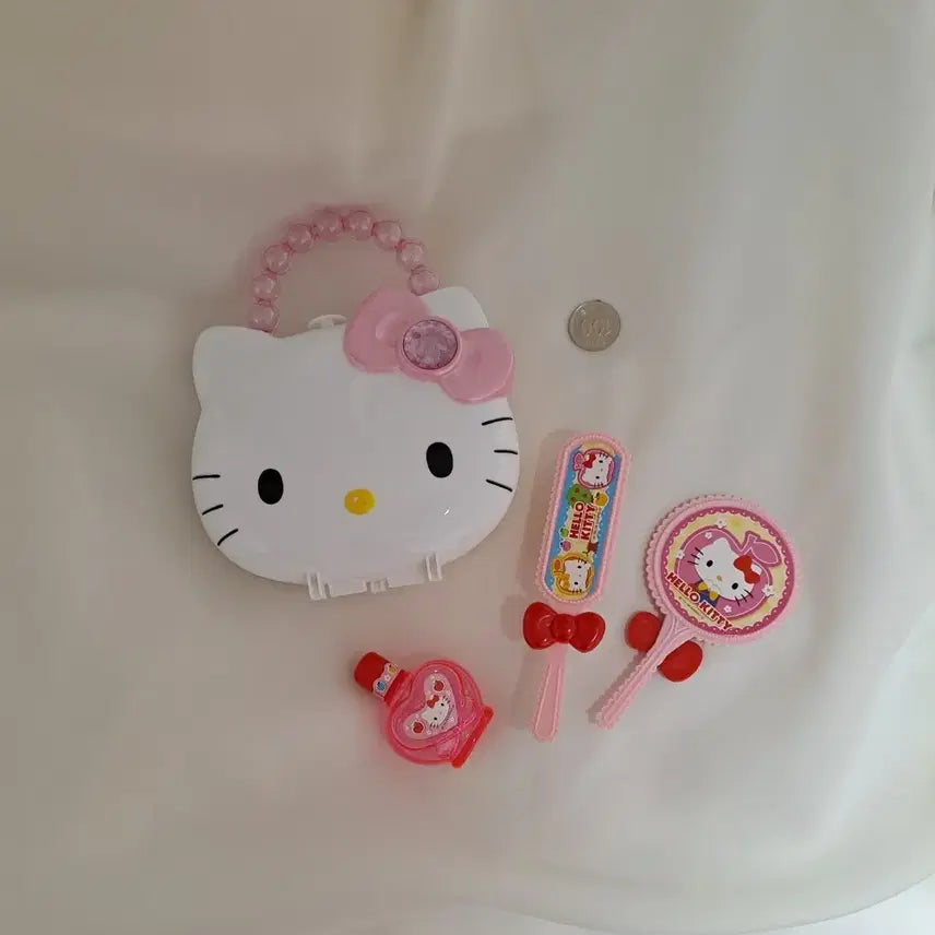 [BUNJANG] Hello Kitty Retro Cosmetic Set / 레트로 헬로티 백,브러쉬, 거울,케이스 세트 팔아요