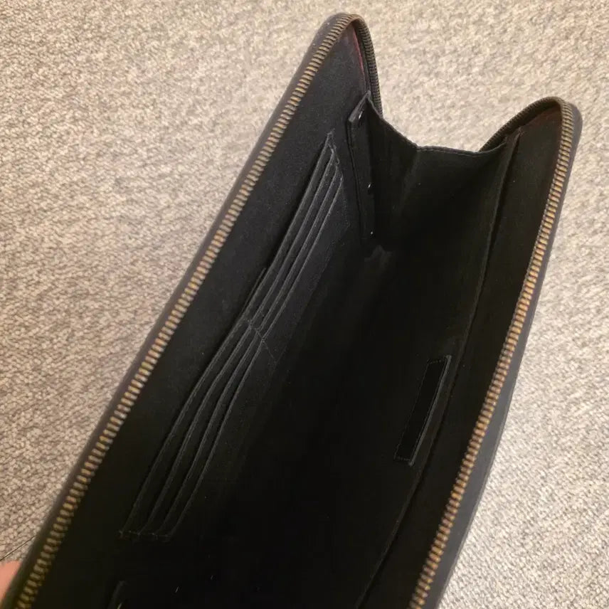 [BUNJANG] Saint Laurent Monogram Crocodile Embossed Clutch / 생로랑 모노그램 크로커다일 클러치