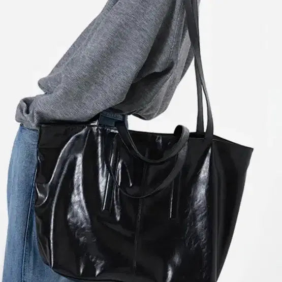 [BUNJANG] Mim the Wardrobe Crack Leather Big Tote Bag / 밈더위드로브 크랙 레더 빅 토트백