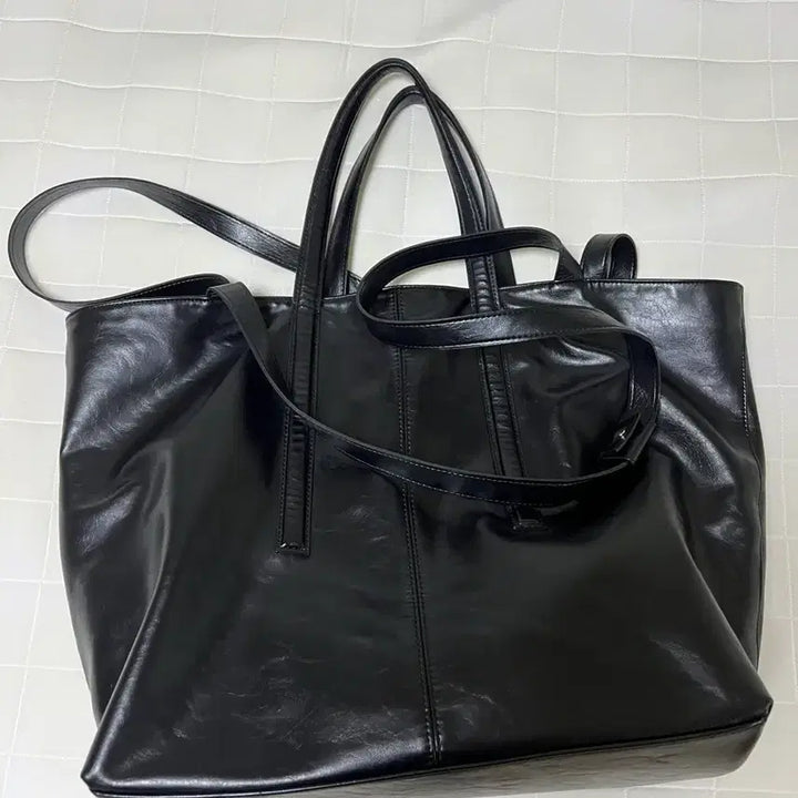 [BUNJANG] Mim the Wardrobe Crack Leather Big Tote Bag / 밈더위드로브 크랙 레더 빅 토트백