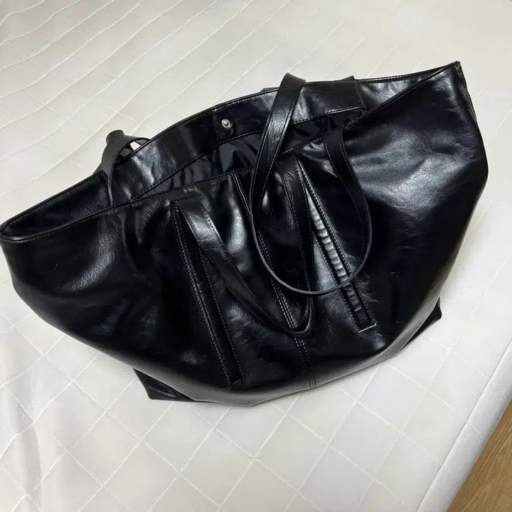 [BUNJANG] Mim the Wardrobe Crack Leather Big Tote Bag / 밈더위드로브 크랙 레더 빅 토트백