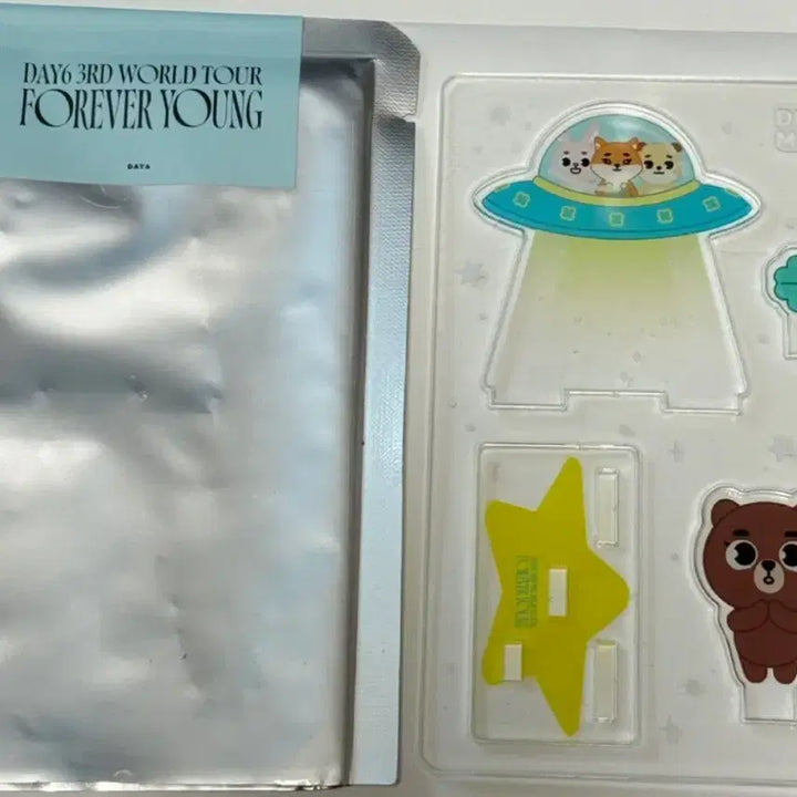 [BUNJANG] DAY6 Denimalz Sungjin Acrylic Stand / 데이식스 데니멀즈 시크릿 아크릴 스탠드 낮 방 성진