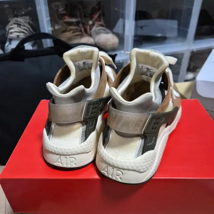 [BUNJANG] Nike Stussy Huarache 270 Sneakers / 나이키 스투시 허라취 270