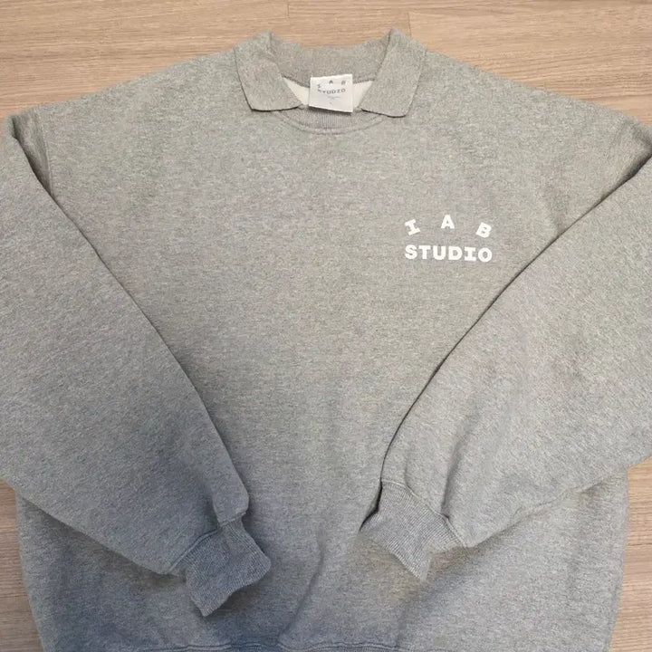 [BUNJANG] IAB Studio Gray Sweatshirt L / 아이앱스튜디오 맨투맨 그레이 L