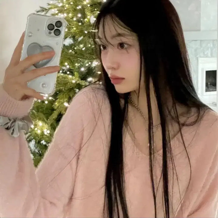 [BUNJANG] Avely Angora V-Neck Knit / 에이블리 보통의날 앙고라 브이넥 니트