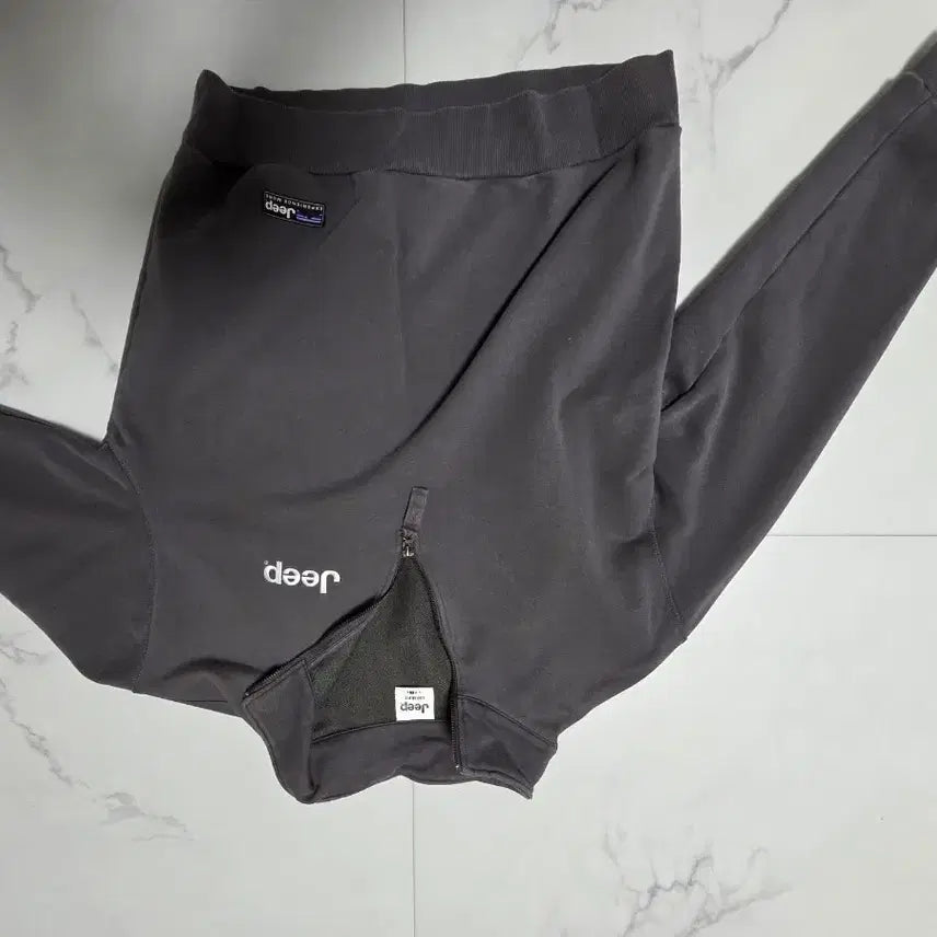 [BUNJANG] Jeep Charcoal Half-Neck Sweatshirt / Jeep 지프 차콜색 하프넥 맨투맨 티셔츠