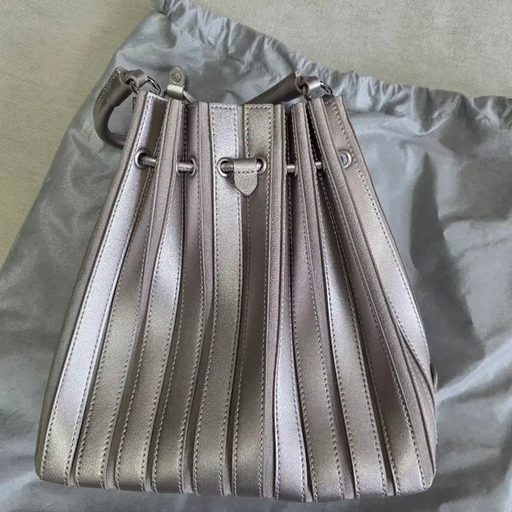 [BUNJANG] Geiger Pleats Bag / 가이거 플리츠백