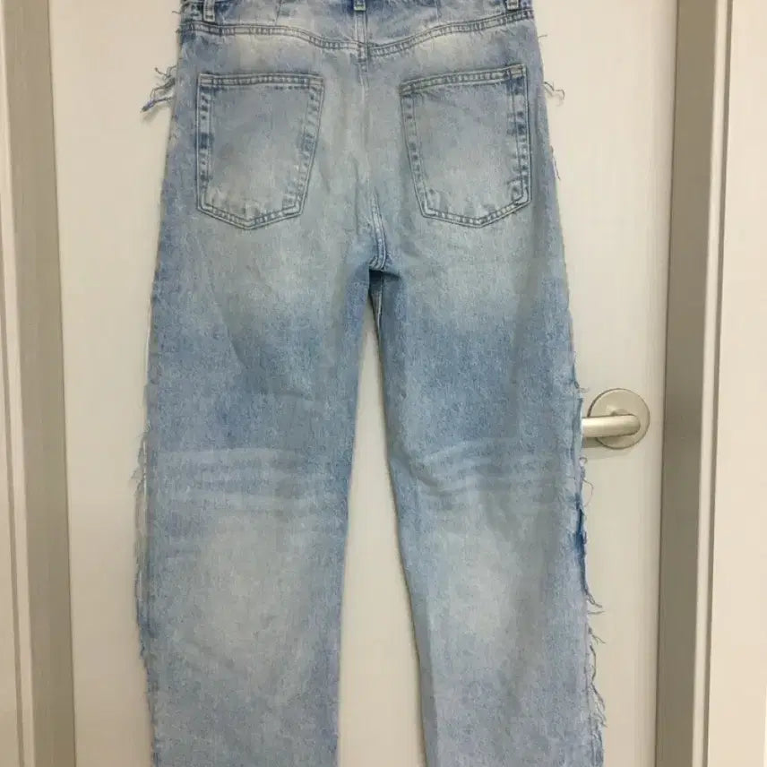 [BUNJANG] Zara Damage Straight Jeans 24 / Zara 데미지 스트레이트 팬츠 24 size