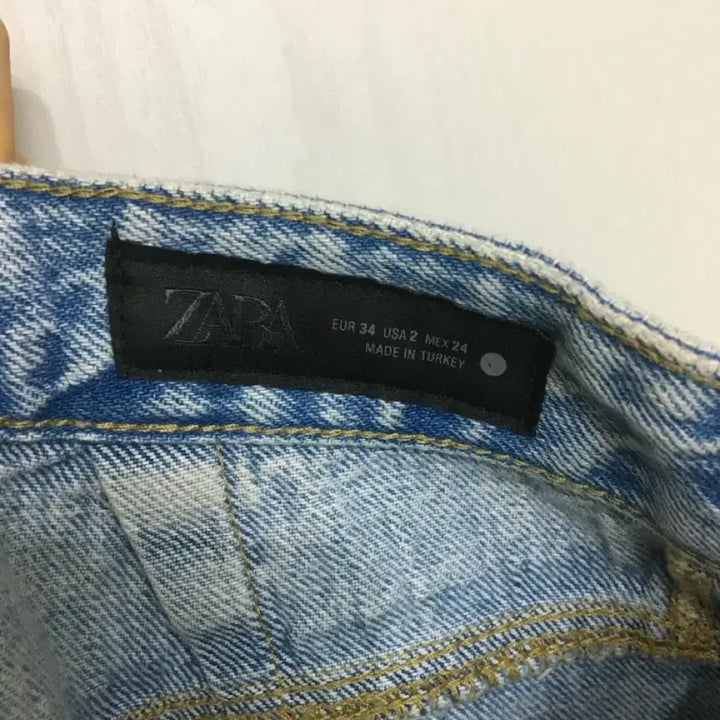 [BUNJANG] Zara Damage Straight Jeans 24 / Zara 데미지 스트레이트 팬츠 24 size