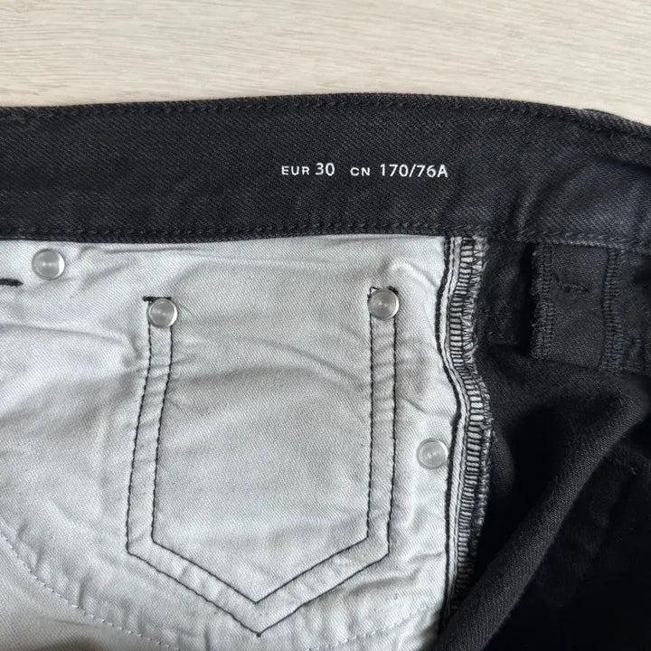 [BUNJANG] Arket Regular Crop Jeans (Black Denim) / 아르켓 레귤러 크롭 진 (흑청)