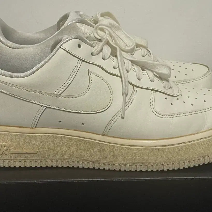 [BUNJANG] Nike Air Force Timeless Sneakers / 나이키 에어포스 타임리스  260