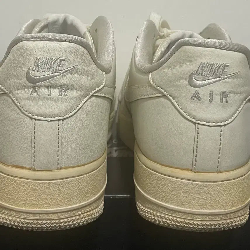[BUNJANG] Nike Air Force Timeless Sneakers / 나이키 에어포스 타임리스  260