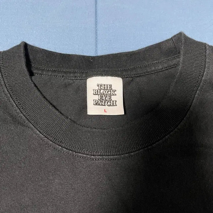 [BUNJANG] Black Eye Patch Short Sleeve T-Shirt (L) with Sticker / 블랙아이패치 반팔 L 스티커 증정!!