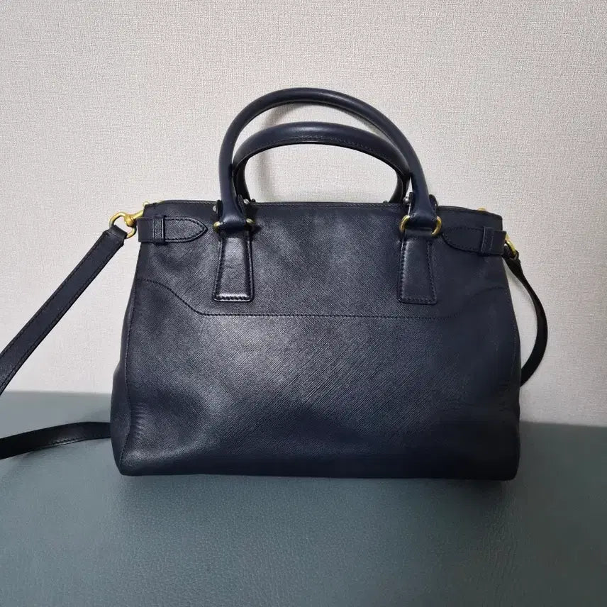 [BUNJANG] Salvatore Ferragamo Gancini Saffiano Leather Two-Way Tote Bag / 페라가모 간치니 사피아노 토트백 크로스백 가방-382