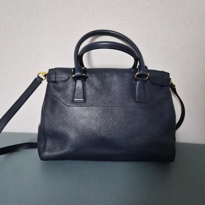 [BUNJANG] Salvatore Ferragamo Gancini Saffiano Leather Two-Way Tote Bag / 페라가모 간치니 사피아노 토트백 크로스백 가방-382