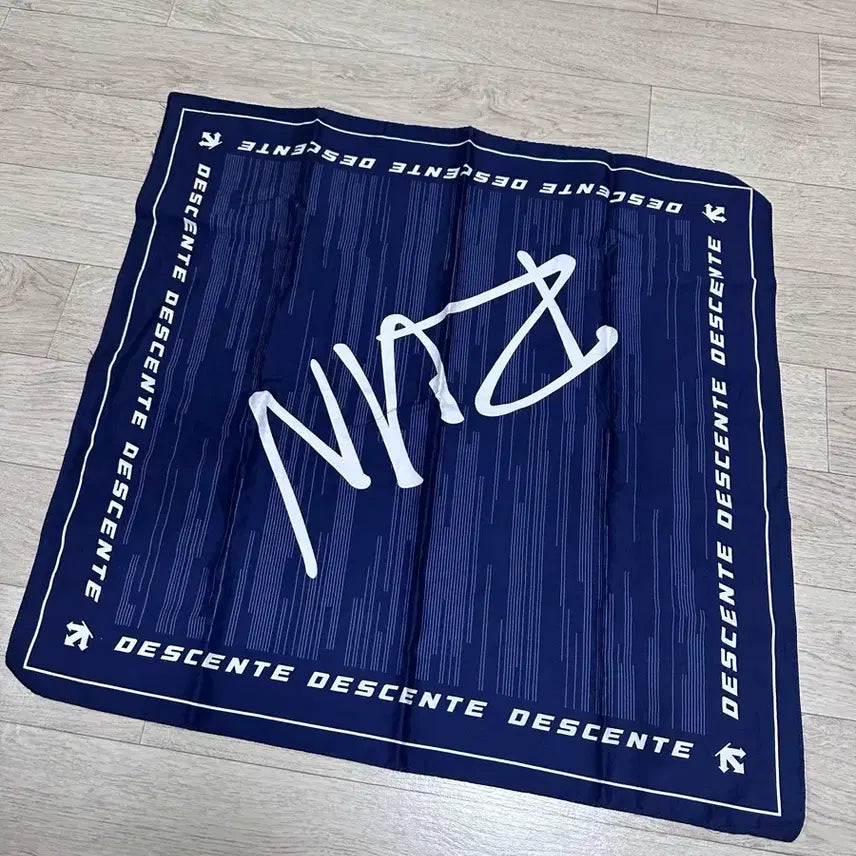 [BUNJANG] Descente Run Scarf Navy / 데상트 런 스카프 네이비