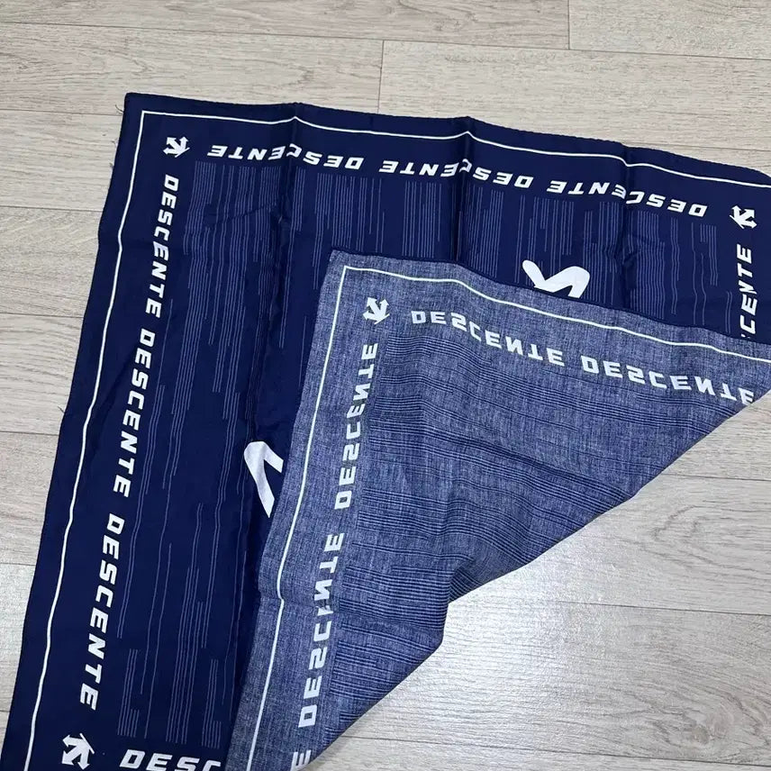 [BUNJANG] Descente Run Scarf Navy / 데상트 런 스카프 네이비