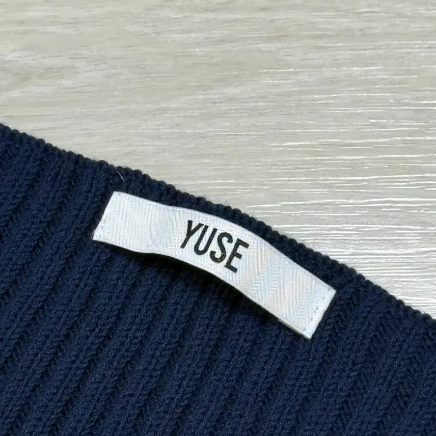 [BUNJANG] YUZ Halter Neck Knit Top Navy / 유즈 홀터넥 니트 탑 네이비