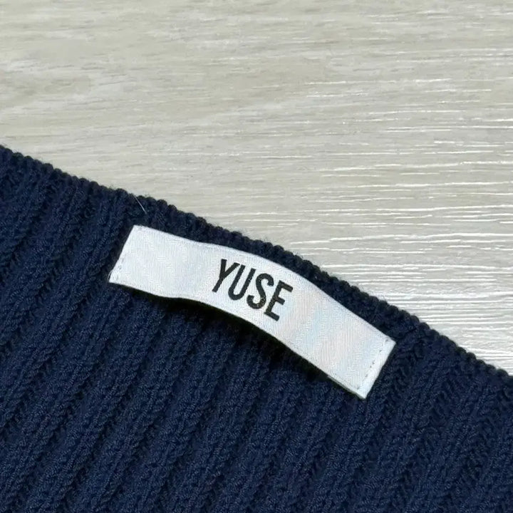 [BUNJANG] YUZ Halter Neck Knit Top Navy / 유즈 홀터넥 니트 탑 네이비