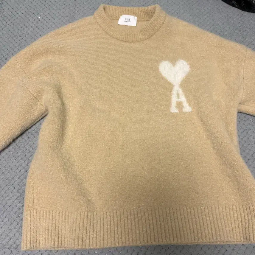 [BUNJANG] AMI Paris Ami Logo Knit Sweater / 아미로고 니트