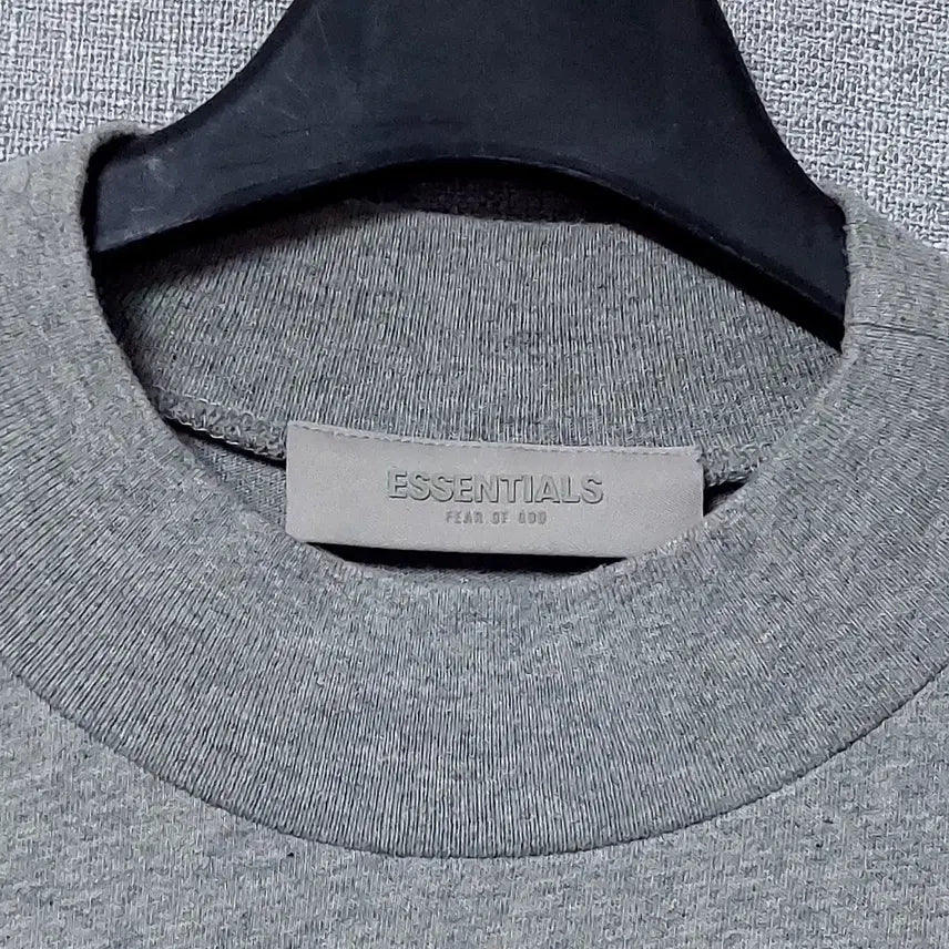 [BUNJANG] Fear of God Essentials Logo Patch T-shirt / 피어오브갓 에센셜 로고 패치 티셔츠