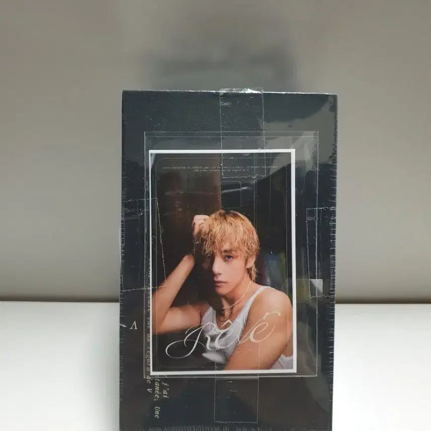 [SOLD OUT] BTS 뷔 V Reve 포토북 + 포카 미개봉