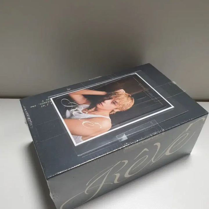 [SOLD OUT] BTS 뷔 V Reve 포토북 + 포카 미개봉