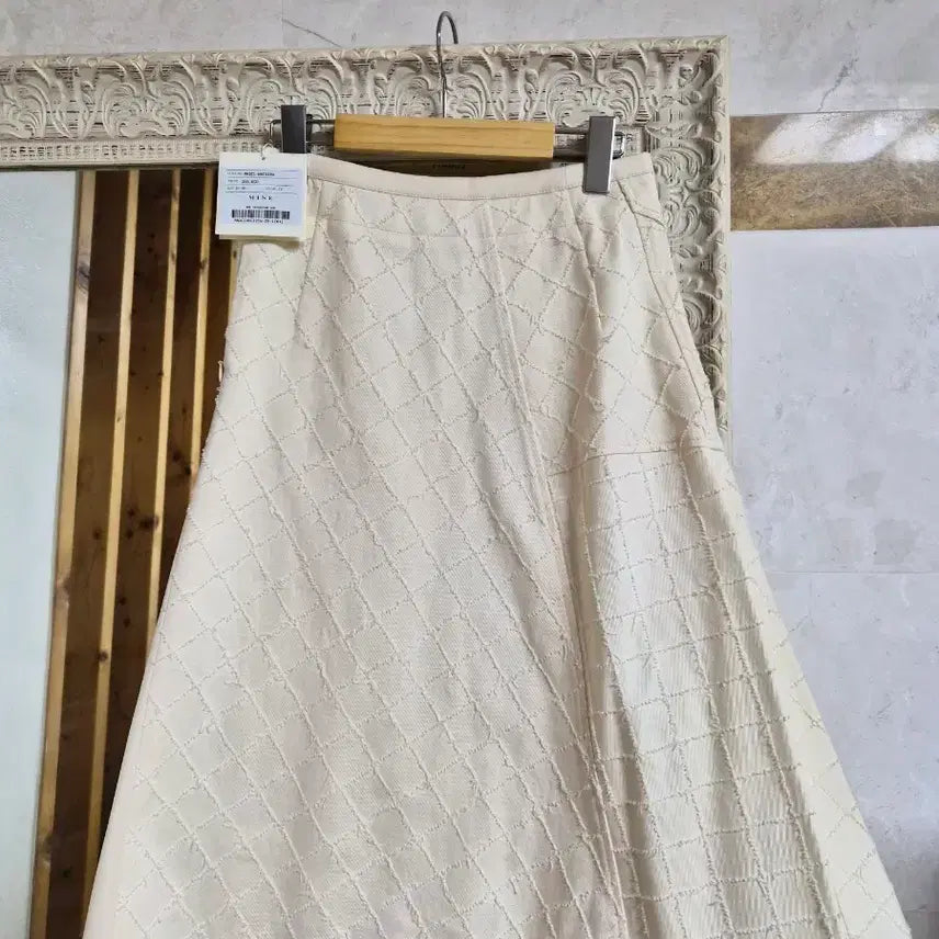 [BUNJANG] Mine Ivory Quilting Long Skirt / 마인 mine 아이보리 퀼팅 스커트