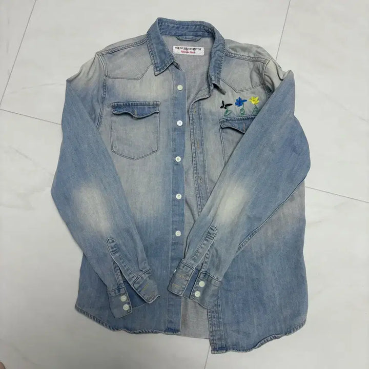[BUNJANG] The Museum Visiter Flower Denim Shirt / [S] 더뮤지엄비지터 플라워 데님셔츠