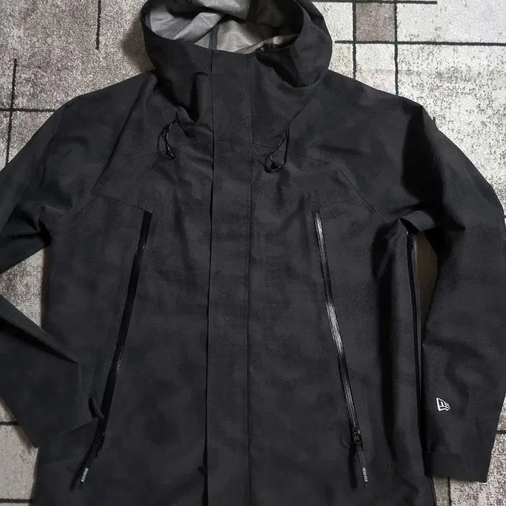[BUNJANG] New Era NE-TECH Two-in-One Windbreaker Jacket / 뉴에라 NE-TECH 투인원 바람막이 자켓 딥그레이 사이즈 100