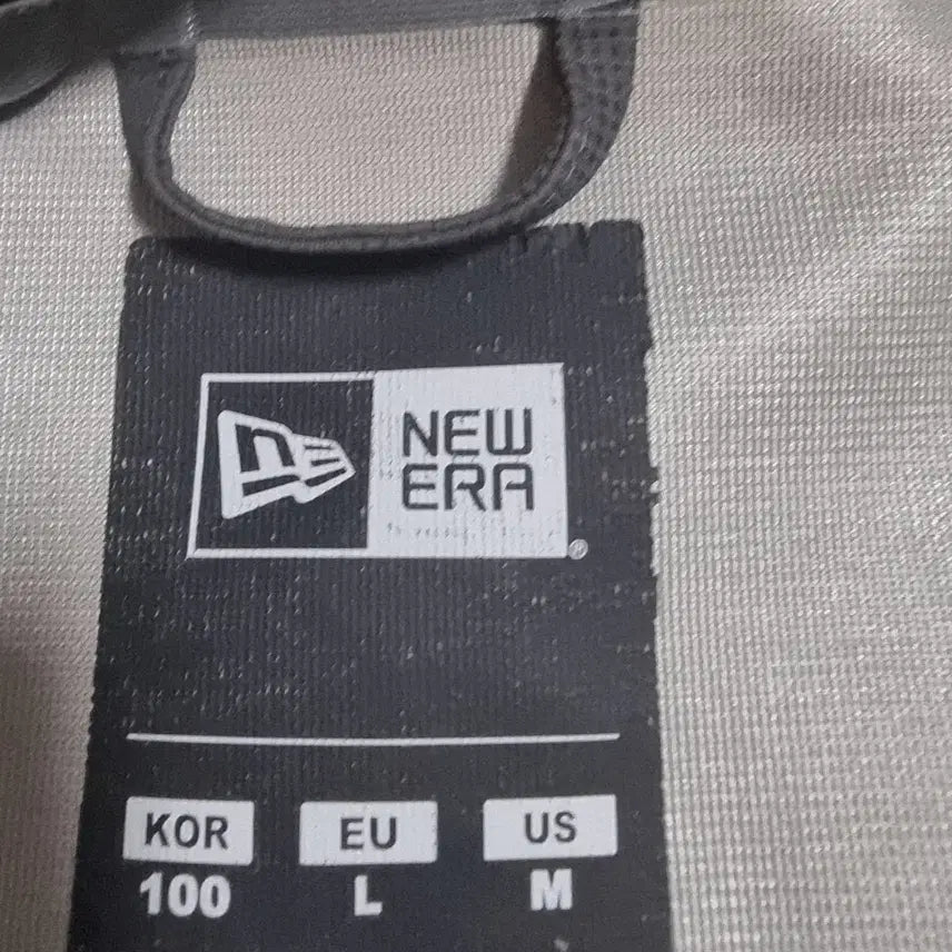[BUNJANG] New Era NE-TECH Two-in-One Windbreaker Jacket / 뉴에라 NE-TECH 투인원 바람막이 자켓 딥그레이 사이즈 100