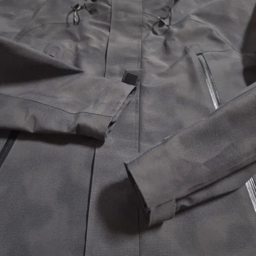 [BUNJANG] New Era NE-TECH Two-in-One Windbreaker Jacket / 뉴에라 NE-TECH 투인원 바람막이 자켓 딥그레이 사이즈 100