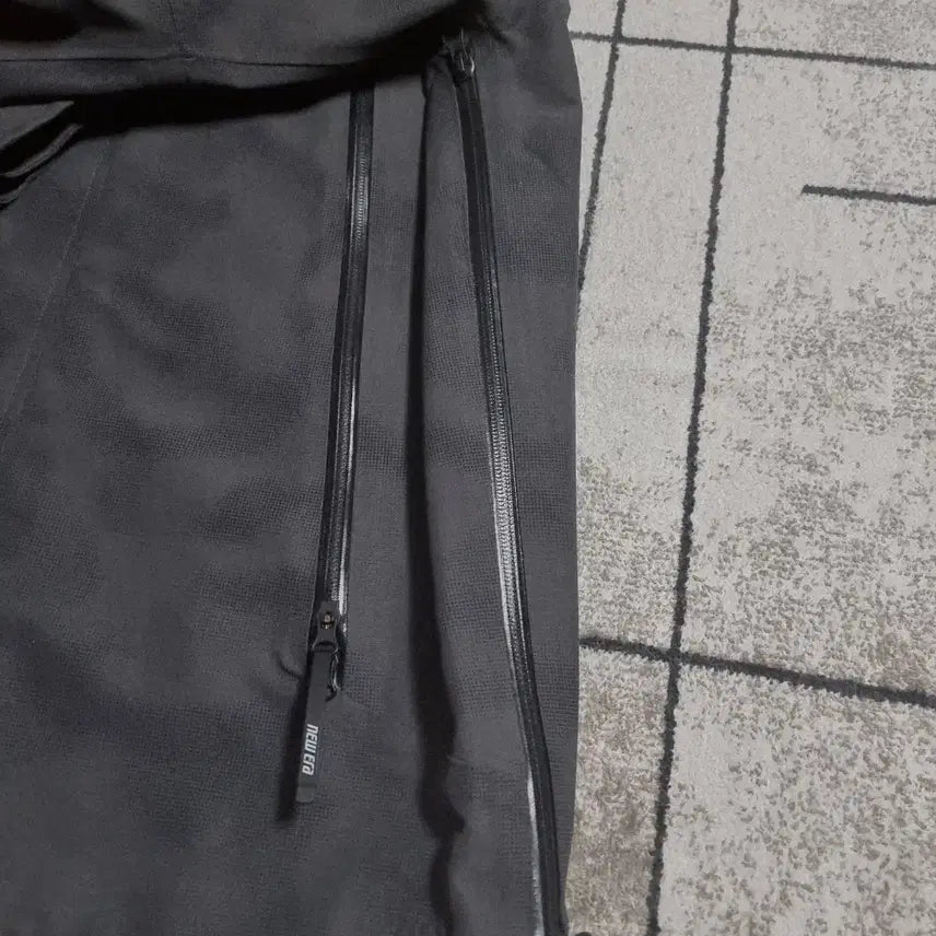 [BUNJANG] New Era NE-TECH Two-in-One Windbreaker Jacket / 뉴에라 NE-TECH 투인원 바람막이 자켓 딥그레이 사이즈 100