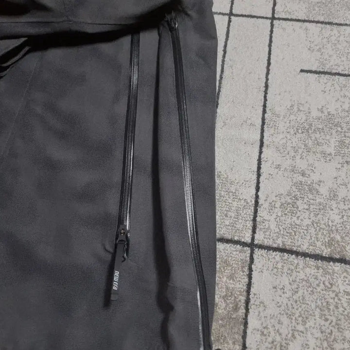 [BUNJANG] New Era NE-TECH Two-in-One Windbreaker Jacket / 뉴에라 NE-TECH 투인원 바람막이 자켓 딥그레이 사이즈 100