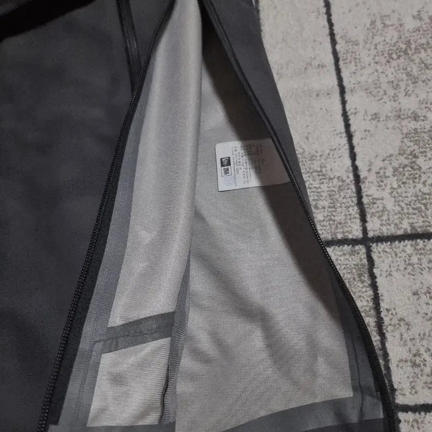 [BUNJANG] New Era NE-TECH Two-in-One Windbreaker Jacket / 뉴에라 NE-TECH 투인원 바람막이 자켓 딥그레이 사이즈 100