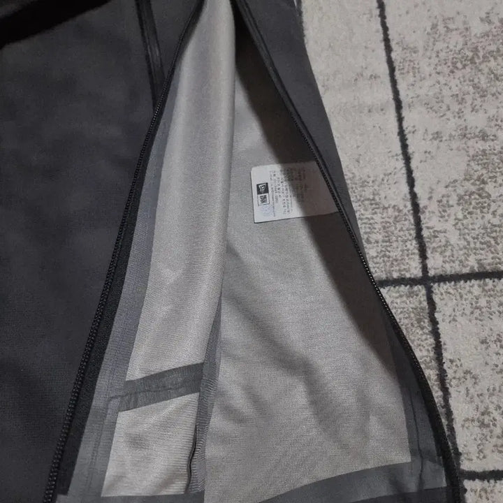 [BUNJANG] New Era NE-TECH Two-in-One Windbreaker Jacket / 뉴에라 NE-TECH 투인원 바람막이 자켓 딥그레이 사이즈 100