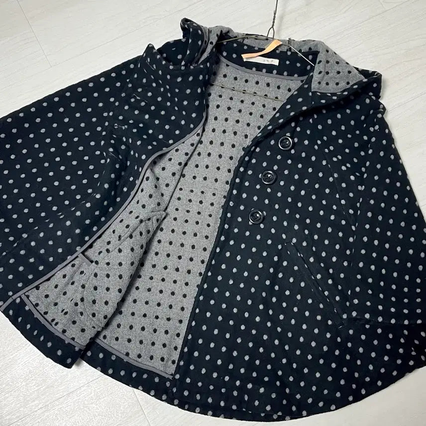 [BUNJANG] Mongrel Dot Hooded Cape Coat / 모리걸 도트 후드 케이프 코트 블랙 몽글 빈티지