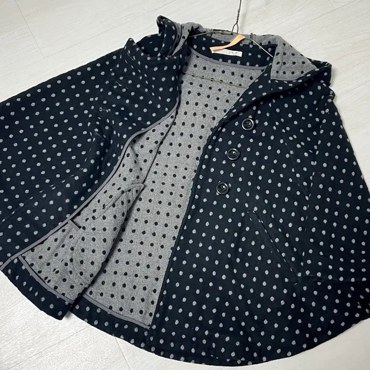 [BUNJANG] Mongrel Dot Hooded Cape Coat / 모리걸 도트 후드 케이프 코트 블랙 몽글 빈티지