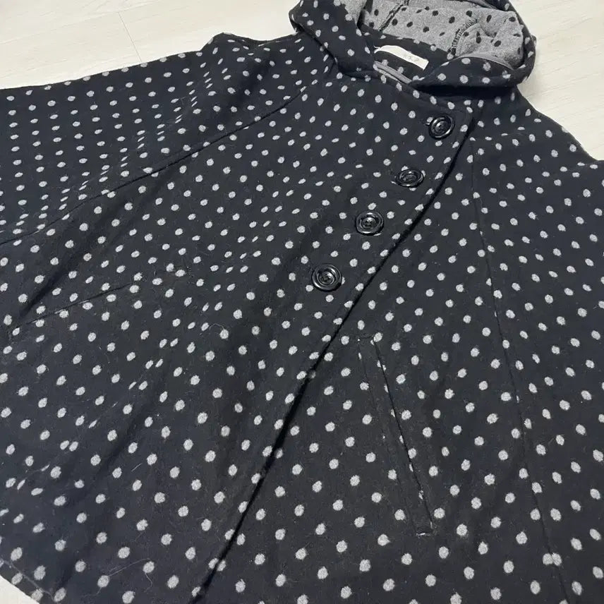 [BUNJANG] Mongrel Dot Hooded Cape Coat / 모리걸 도트 후드 케이프 코트 블랙 몽글 빈티지