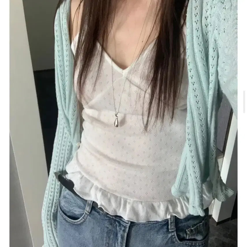 [BUNJANG] Punch Frill Sleeveless Top / 펀칭프릴나시탑