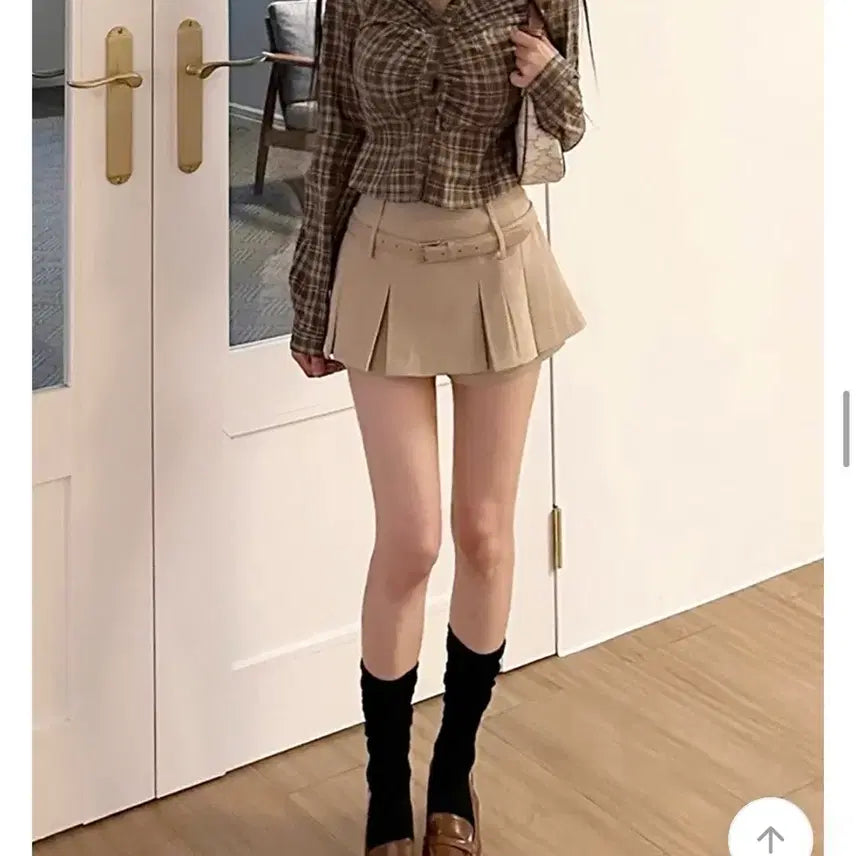 [BUNJANG] Modenrobe Modifit Shring Check Crop Slim Shirt / [모던로브/모디핏] 셔링 체크 크롭 슬림 셔츠 브라운